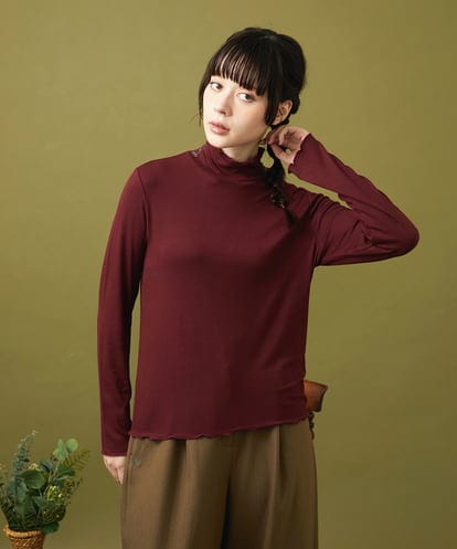 GJKLA32110 Jocomomola レーヨンベアフライス フラワーモチーフハイネックカットソー