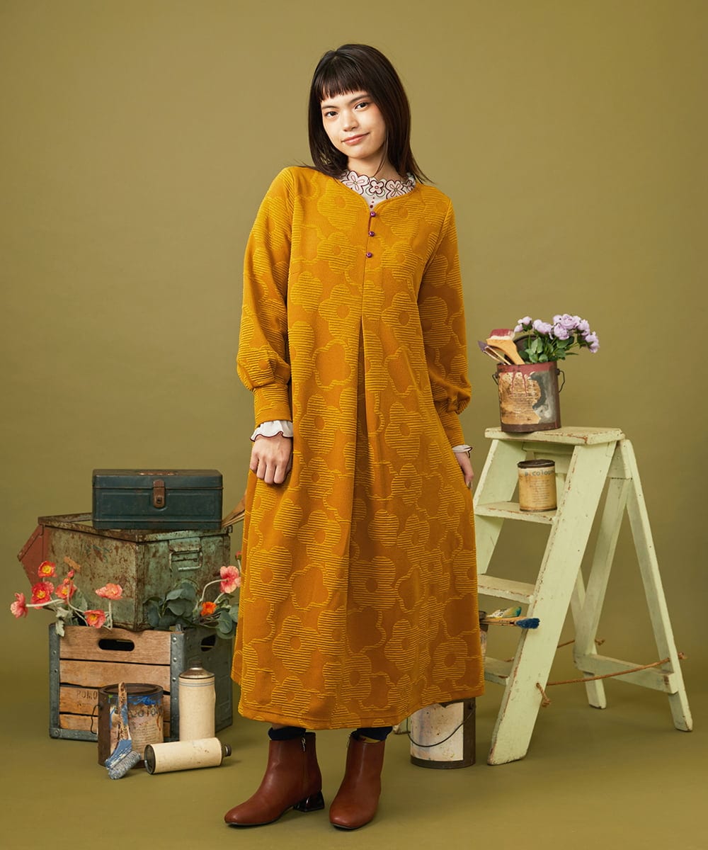 GJKLD31120 Jocomomola(ホコモモラ) レーヨンベアフライス フラワー刺繍シフォンフリルカットソー アイボリー