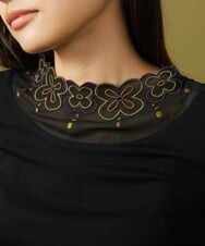 GJKLD31120 Jocomomola(ホコモモラ) レーヨンベアフライス フラワー刺繍シフォンフリルカットソー ブラック