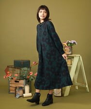 GJKLD32120 Jocomomola(ホコモモラ) レーヨンベアフライス フラワー刺繍ハイネックカットソー ブラック