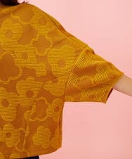 GJKLD33200 Jocomomola(ホコモモラ) 【ダブルポイント】パネル切り替えフラワージャカードカットソー マスタード
