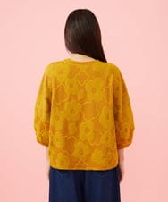 GJKLD33200 Jocomomola(ホコモモラ) 【ダブルポイント】パネル切り替えフラワージャカードカットソー マスタード