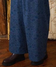 GJLAE03220 Jocomomola(ホコモモラ) Calle de Bordadores フラワープリントワイドパンツ ブルー