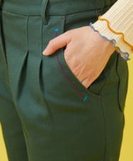 GJLDA33180 Jocomomola(ホコモモラ) カラーツイル 刺繍入りテーパードパンツ グリーン