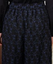 GJLDE41240 Jocomomola(ホコモモラ) フラワースカラップ総刺繍ワイドパンツ ブラック