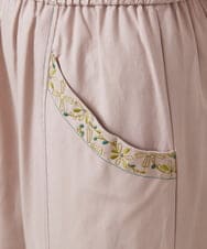 GJLFD33200 Jocomomola(ホコモモラ) Facil 刺繍入りツイルワイドパンツ ライトピンク