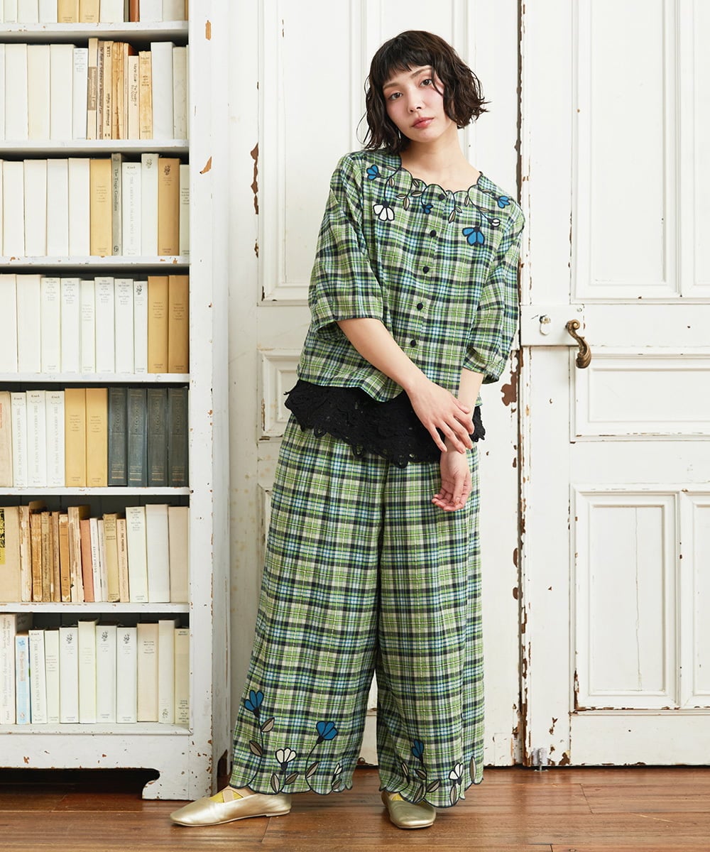 GJLGE02230 Jocomomola(ホコモモラ) Dulcinea チェックスカラップ刺繍入りワイドパンツ グリーン×ブルー