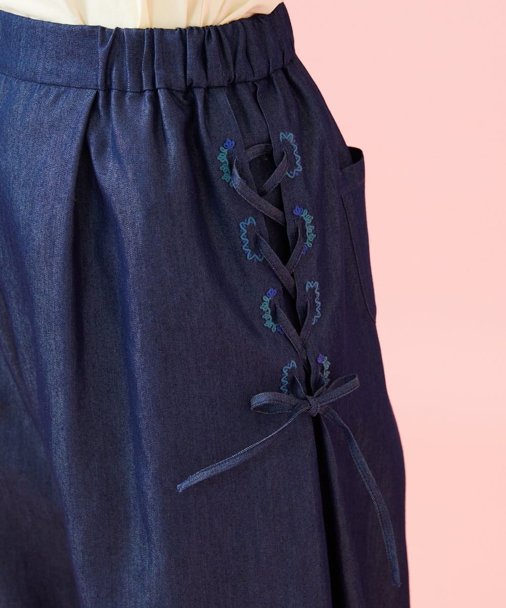 GJLGE42200 Jocomomola(ホコモモラ) Flor デニム 刺繍入りレースアップワイドパンツ ネイビー