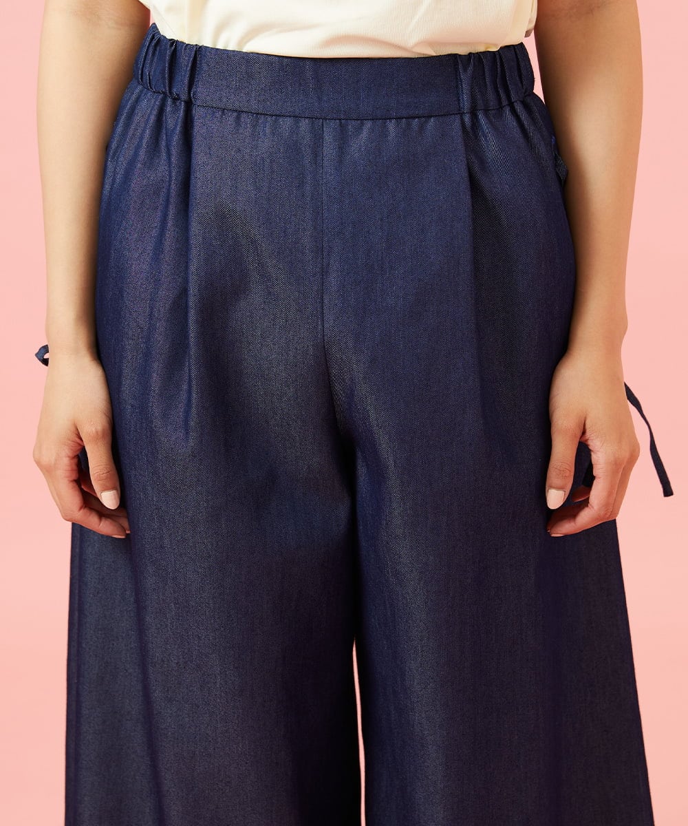 GJLGE42200 Jocomomola(ホコモモラ) Flor デニム 刺繍入りレースアップワイドパンツ ネイビー