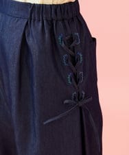 GJLGE42200 Jocomomola(ホコモモラ) Flor デニム 刺繍入りレースアップワイドパンツ ネイビー