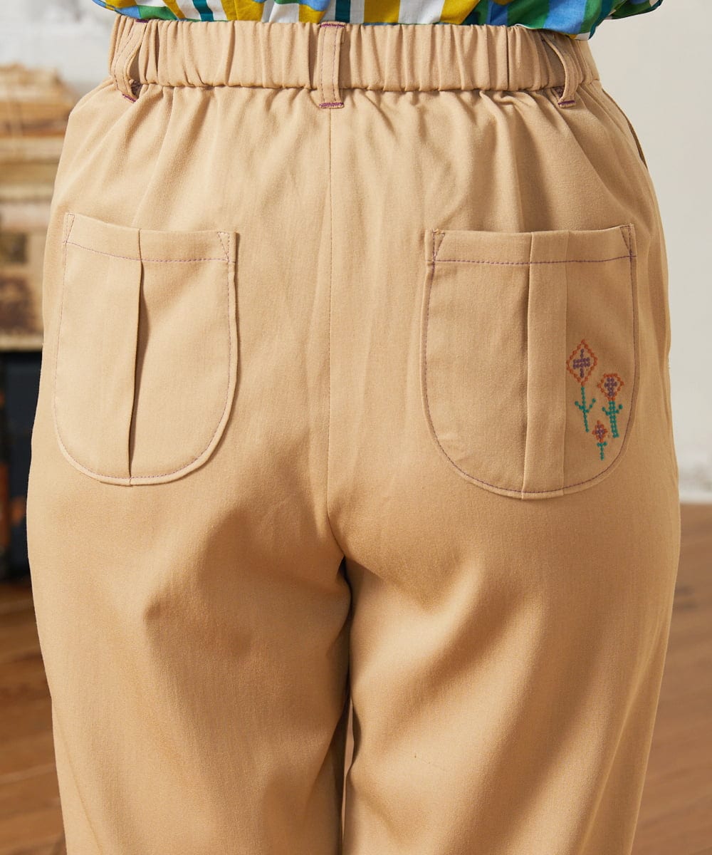 GJLJA33170 Jocomomola(ホコモモラ) Liso ツイルテーパードパンツ ベージュ