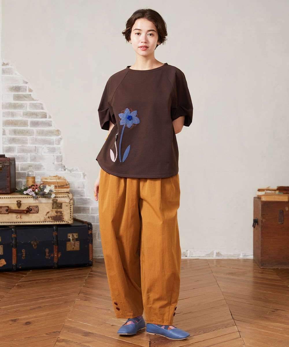 GJLJB37200 Jocomomola(ホコモモラ) 【早割10％OFF】カーブシルエットワイドパンツ キャメル