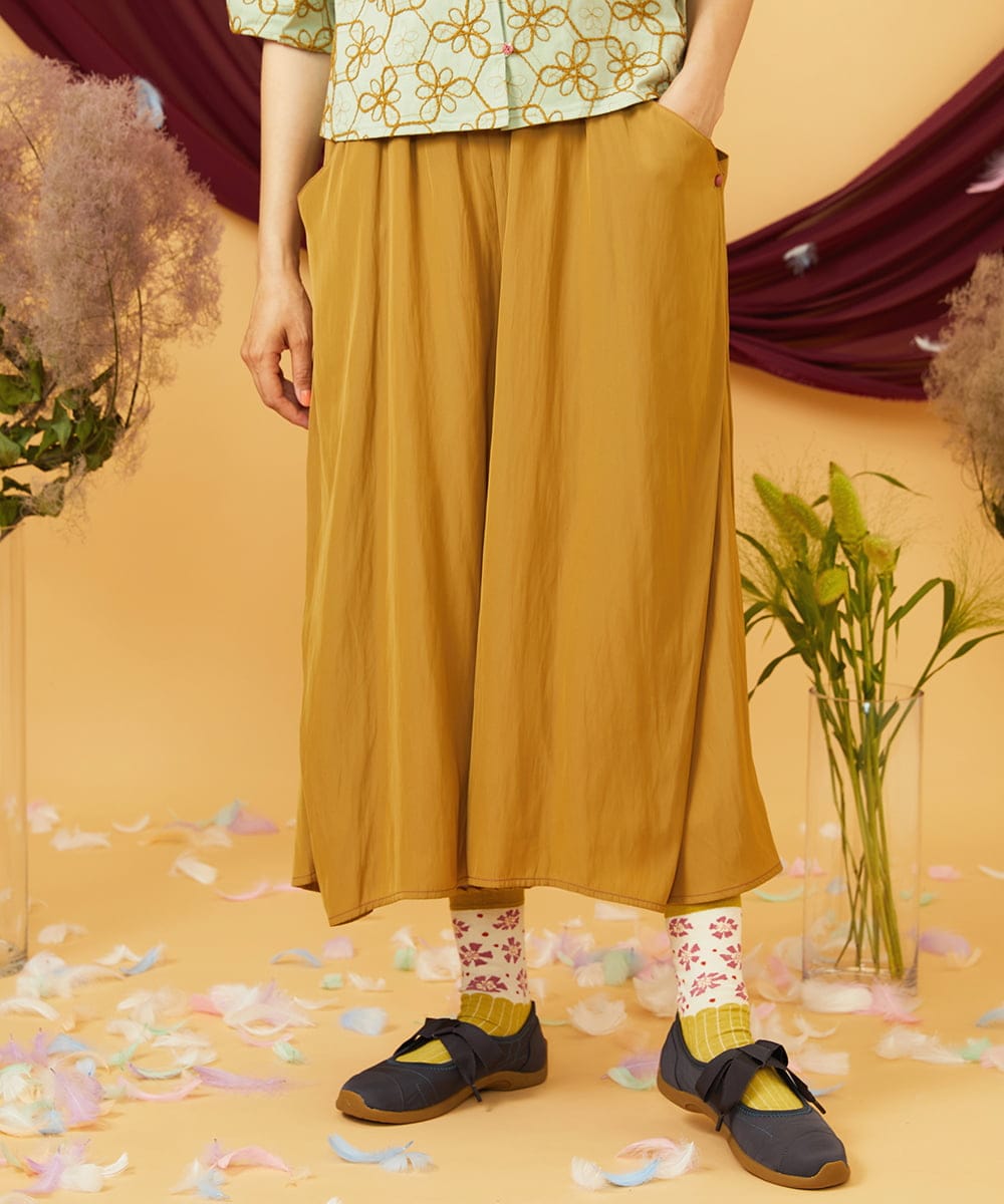 GJLJD33180 Jocomomola(ホコモモラ) Sacudida サテンワイドパンツ マスタード