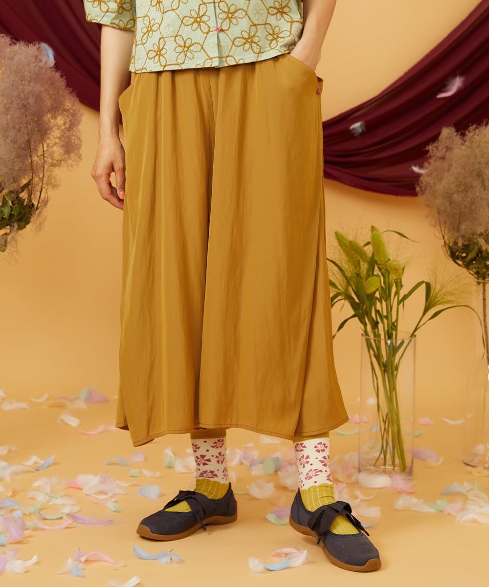 GJLJD33180 Jocomomola(ホコモモラ) Sacudida サテンワイドパンツ マスタード