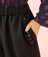 GJLLD38200 Jocomomola(ホコモモラ) Repetir フラワー刺繍ワイドパンツ ブラック