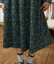 GJPCD30280 Jocomomola(ホコモモラ) Rocinante フラワープリント裏毛ワンピース ダークグレー