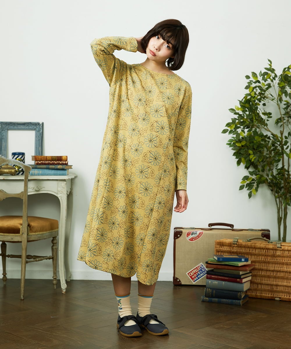 GJPDD30300 Jocomomola(ホコモモラ) Crisantemo curvo フラワー総刺繡ワンピース イエロー