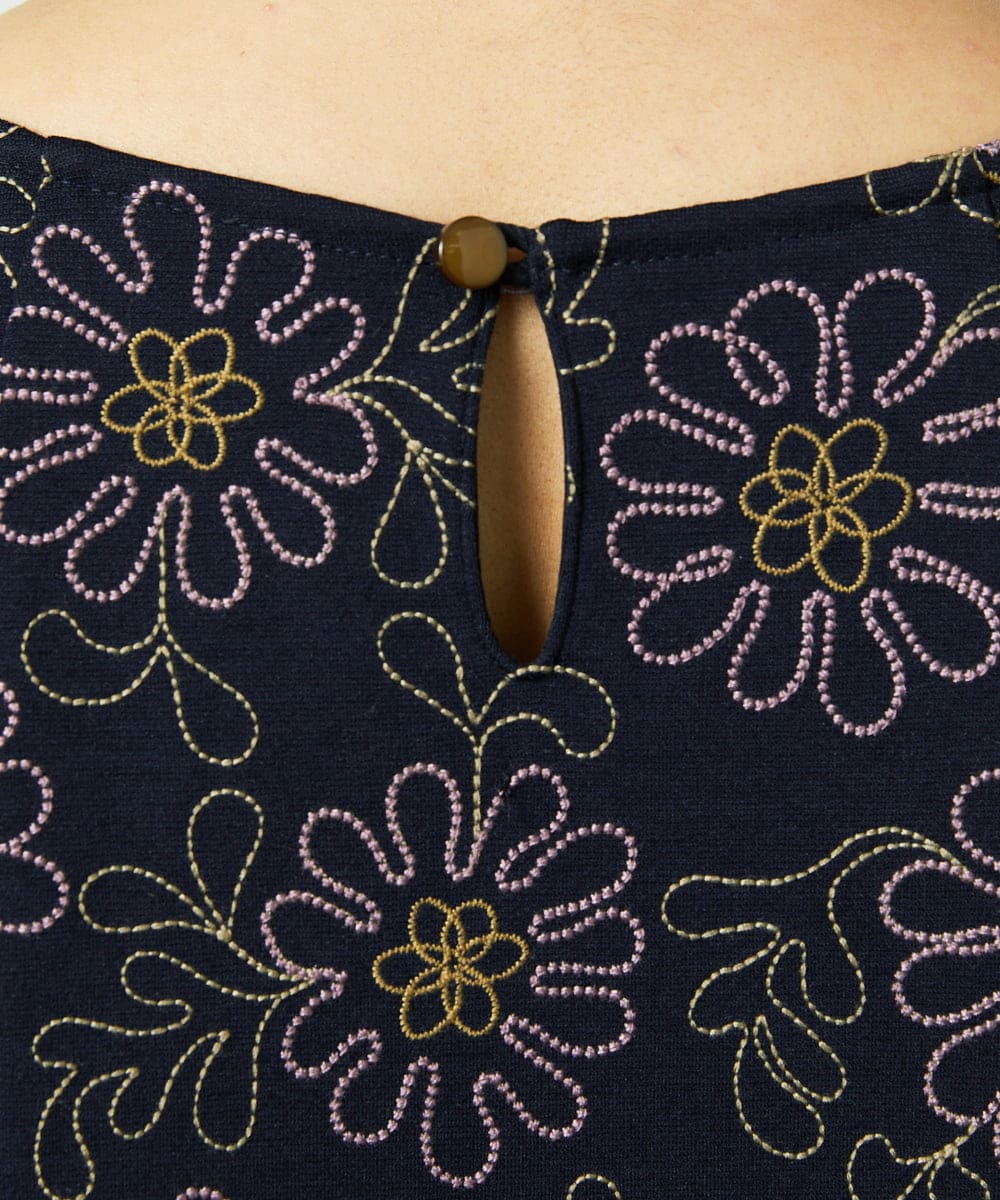 GJPDD30300 Jocomomola(ホコモモラ) Crisantemo curvo フラワー総刺繡ワンピース ネイビー