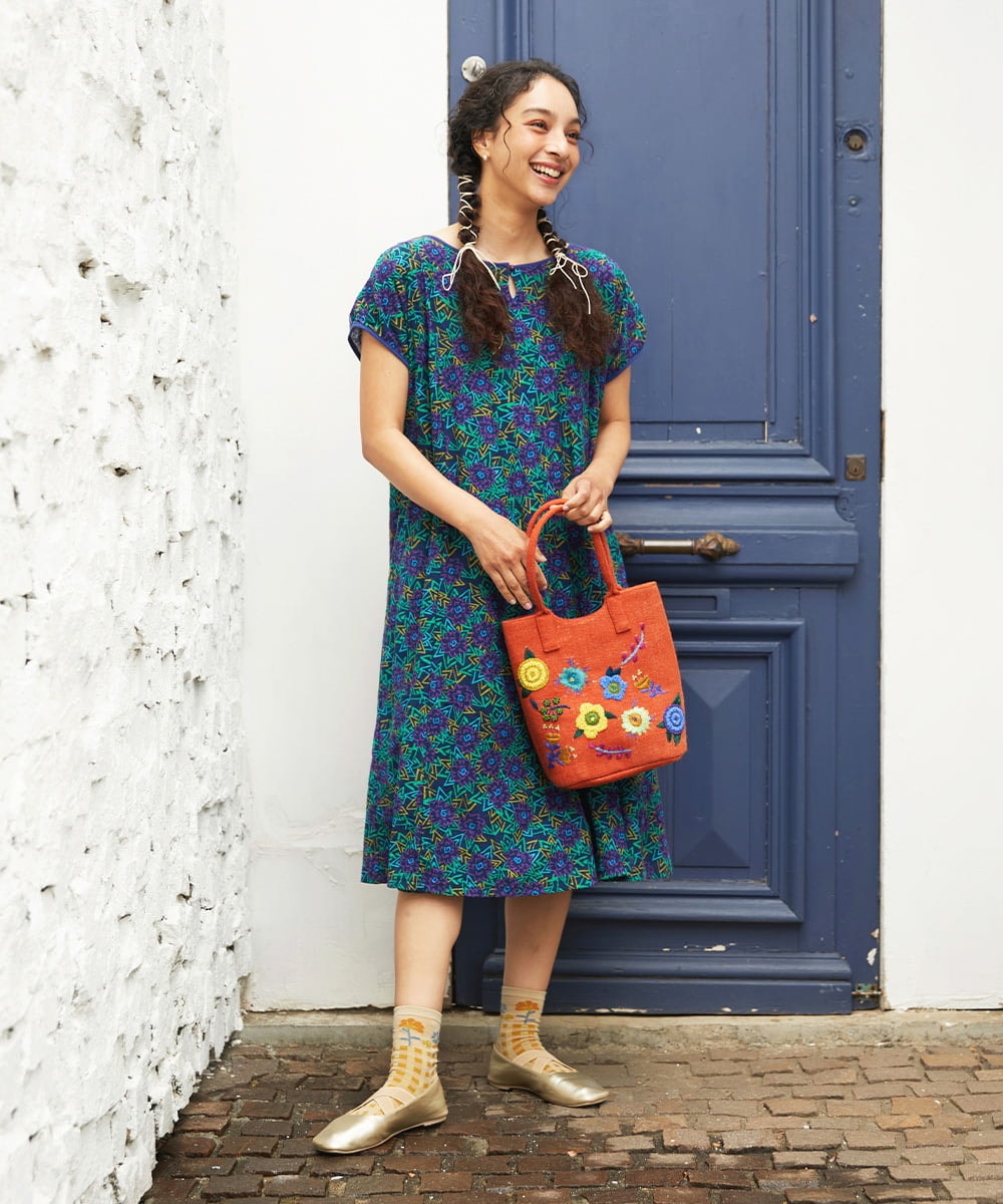 GJPGD30270 Jocomomola(ホコモモラ) Dorotea フラワープリントワンピース ネイビー