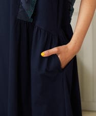 GJPHA32240 Jocomomola(ホコモモラ) Hiedra 刺繍フリル付きノースリーブワンピース ネイビー