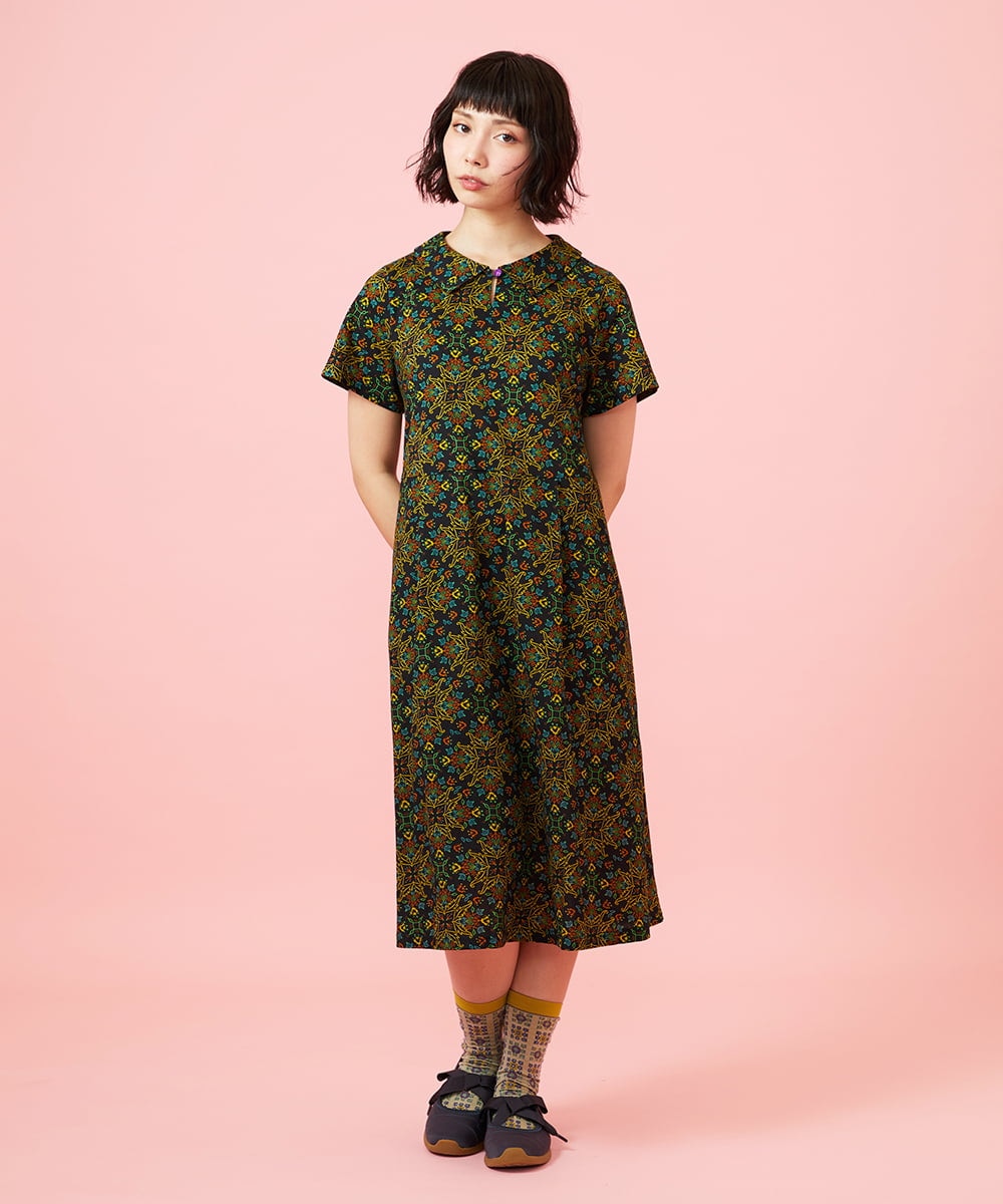 GJPHD30280 Jocomomola(ホコモモラ) 【早割10％OFF】幾何調プリントカットソーワンピース ブラック