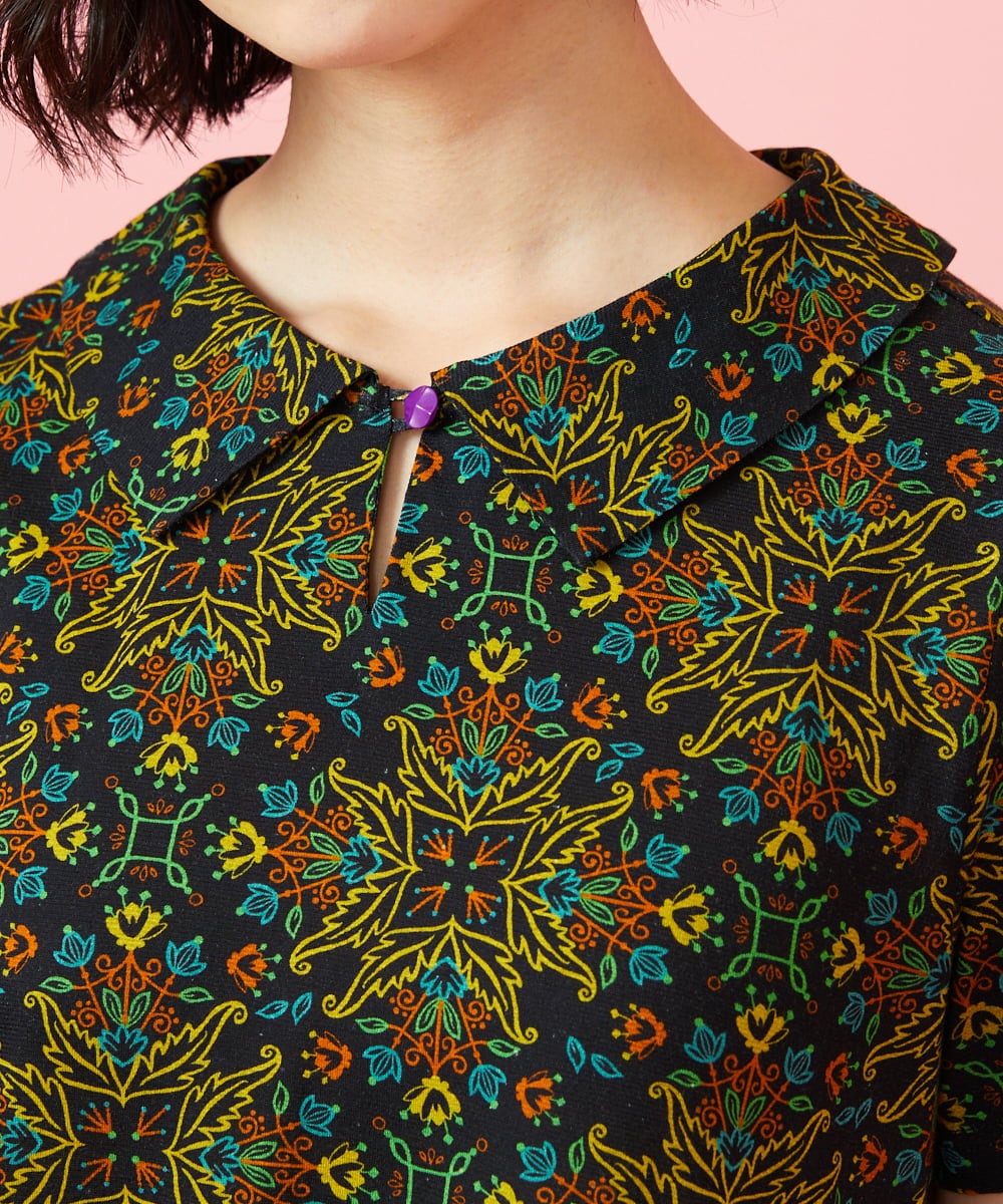 GJPHD30280 Jocomomola(ホコモモラ) 【早割10％OFF】幾何調プリントカットソーワンピース ブラック