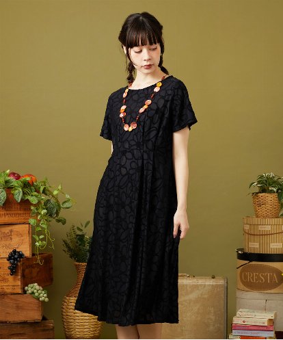 GJPJA32250 Jocomomola Camino de flores フラワージャカードワンピース