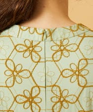 GJPJD34300 Jocomomola(ホコモモラ) Sacudida フラワー刺繍ウエスト切り替えワンピース グリーン