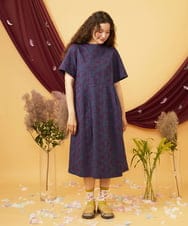 GJPJD34300 Jocomomola(ホコモモラ) Sacudida フラワー刺繍ウエスト切り替えワンピース ネイビー