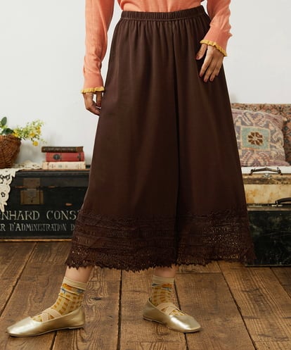 GJQAE41120 Jocomomola 天竺レースペチコートパンツ