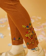 GJQJD31130 Jocomomola(ホコモモラ) フラワー&リーフ刺繍入りレギンスパンツ キャメル