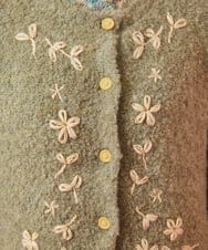GJSAB34240 Jocomomola(ホコモモラ) ブークレフラワー刺繍ニットカーディガン グリーン