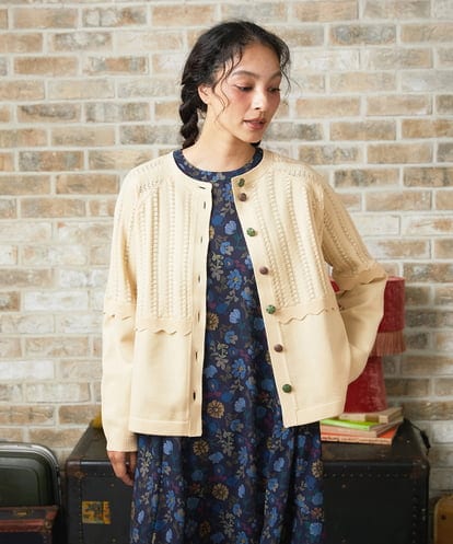 GJSAD32200 Jocomomola Feston スカラップニットカーディガン