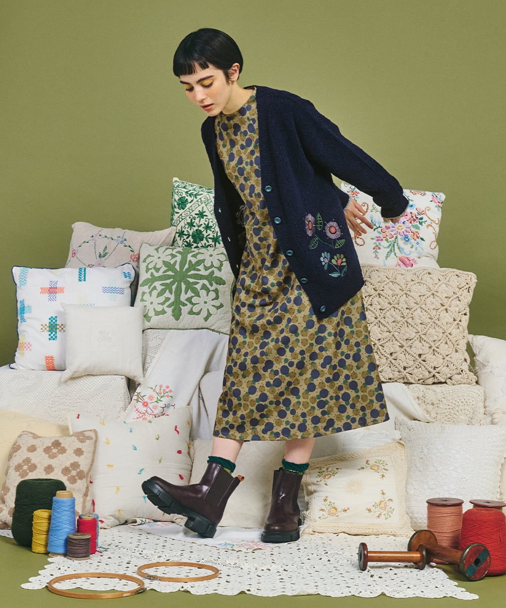 GJSAE02250 Jocomomola(ホコモモラ) Calle de Bordadores フラワーモチーフニットカーディガン ネイビー