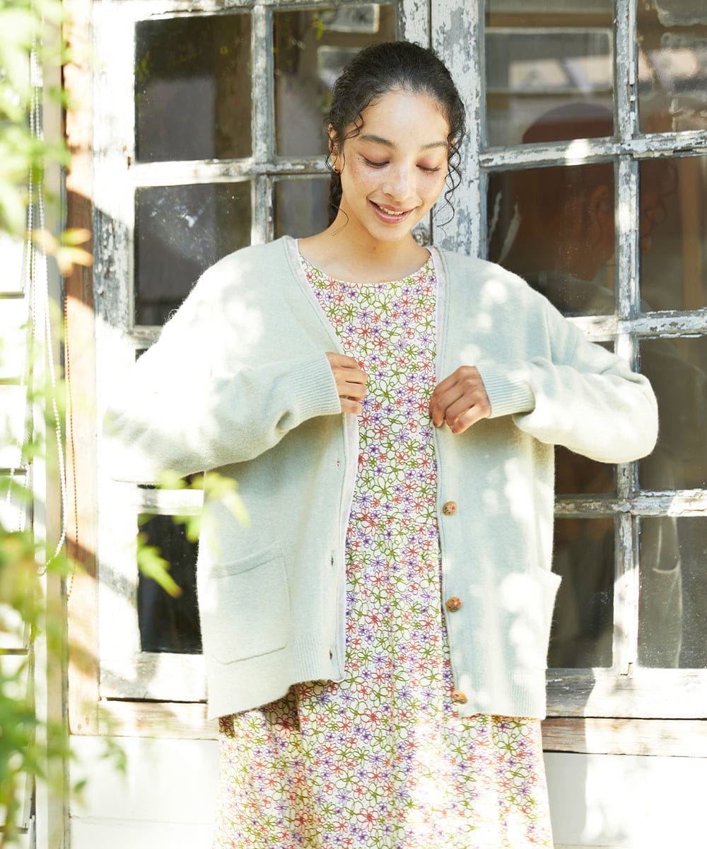 GJSAE35200 Jocomomola(ホコモモラ) Peludo Vネックニットカーディガン グリーン