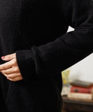 GJSAE35200 Jocomomola(ホコモモラ) Peludo Vネックニットカーディガン ブラック