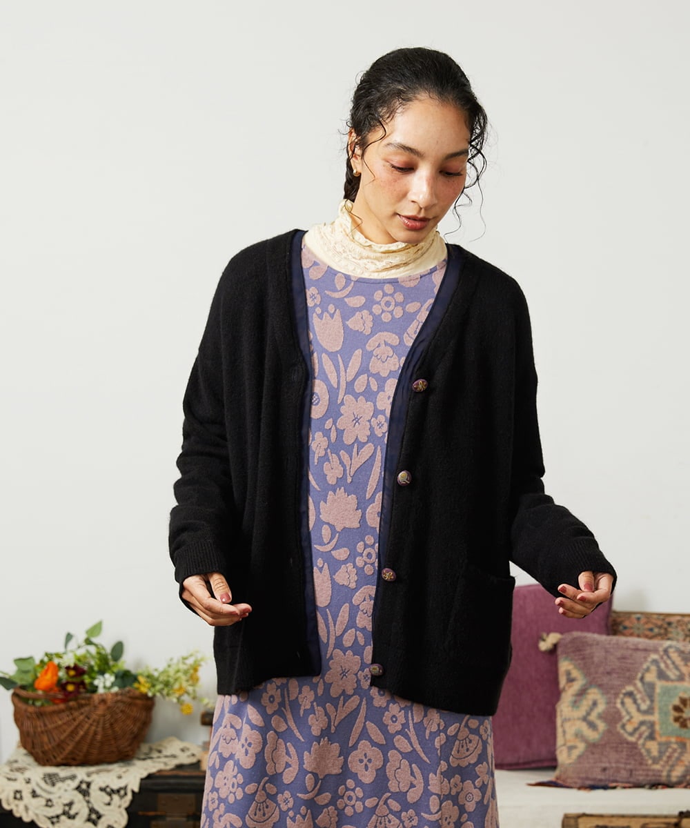 GJSAE35200 Jocomomola(ホコモモラ) Peludo Vネックニットカーディガン ブラック