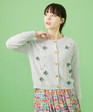 GJSDA30220 Jocomomola(ホコモモラ) Planta フラワークロッシェクルーネックカーディガン ライトグレー