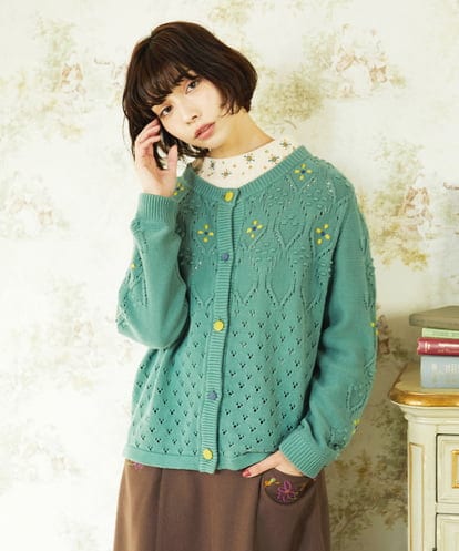 GJSDD30220 Jocomomola フラワー刺繍ケーブルニットカーディガン