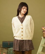 GJSLD34220 Jocomomola(ホコモモラ) Suarve 透かし編みフラワーVネックカーディガン アイボリー