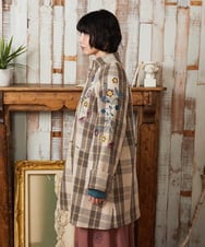 GJUAE04550 Jocomomola(ホコモモラ) Calle de Bordadores チェック×フラワー刺繍コート ベージュ