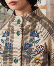 GJUAE04550 Jocomomola(ホコモモラ) Calle de Bordadores チェック×フラワー刺繍コート ベージュ
