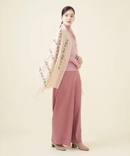 GK3AV05330 Sybilla(シビラ) フラワーモチーフ刺繍ストール ベージュ