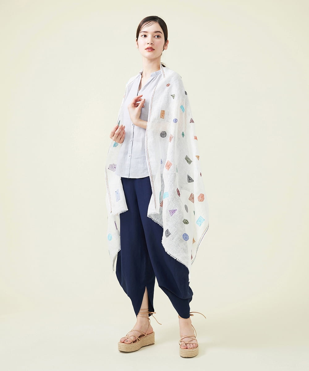 GK3GT02150 Sybilla(シビラ) 刺繍入りリネンストール ホワイト