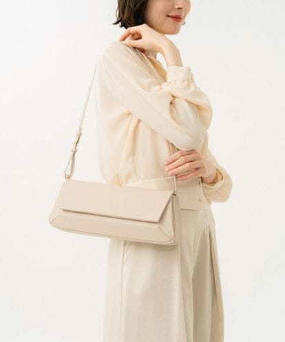 GK5GD02360 Sybilla ワイドスクエアショルダーバッグ