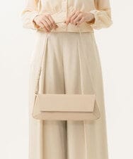 GK5GD02360 Sybilla(シビラ) ワイドスクエアショルダーバッグ アイボリー