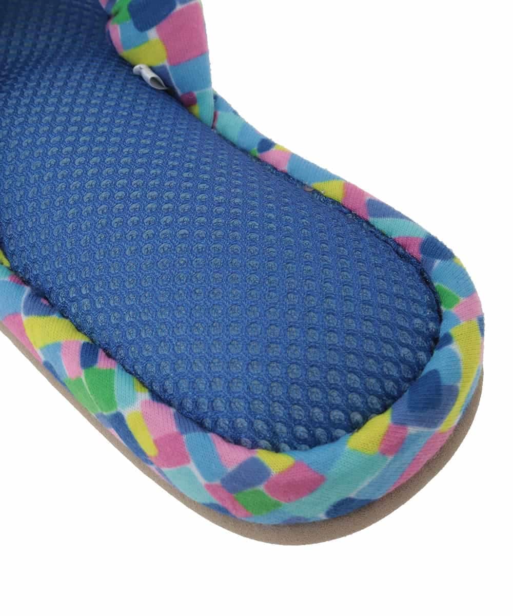 GNFTG05025 Jocomomola(ホコモモラ) 【洗える】幾何プリント5本指スリッパ ライトブルー