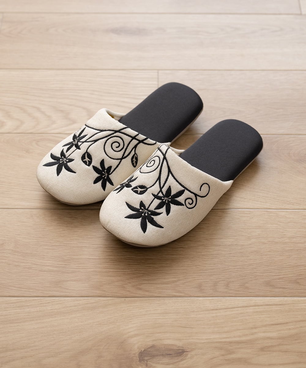 GQ6GD03025 Sybilla(シビラ) 【Sybilla】ヘニオ スリッパ  ブラック