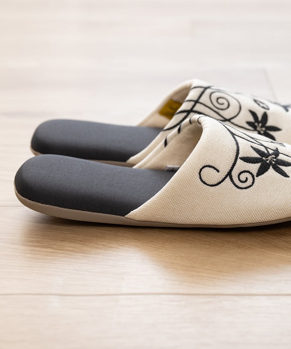 GQ6GD03025 Sybilla(シビラ) 【Sybilla】ヘニオ スリッパ  ブラック