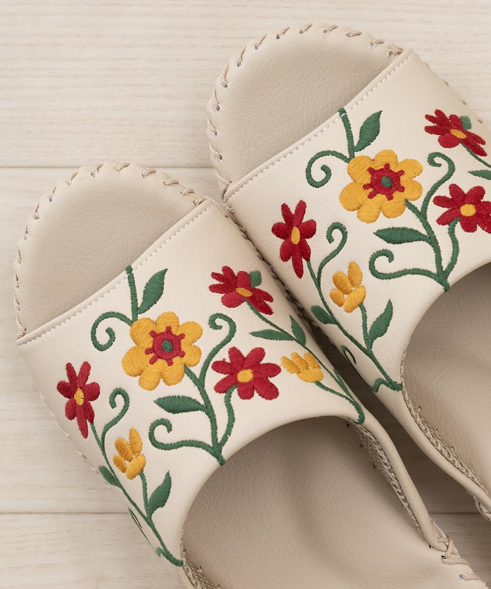 GQ6GD05050 Sybilla(バイヤーズ セレクト) 【Sybilla】フロラシオン スリッパ  ベージュ